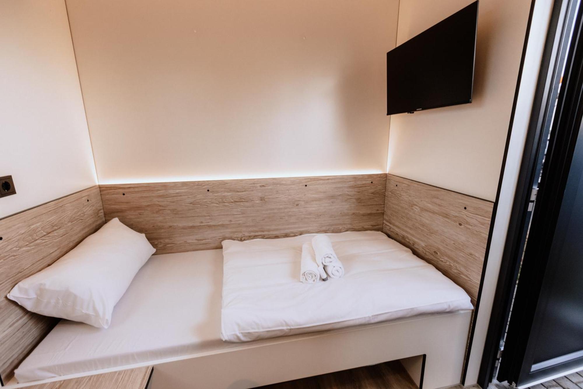 Roatel Emden A31 My-Roatel-Com Hotel ภายนอก รูปภาพ